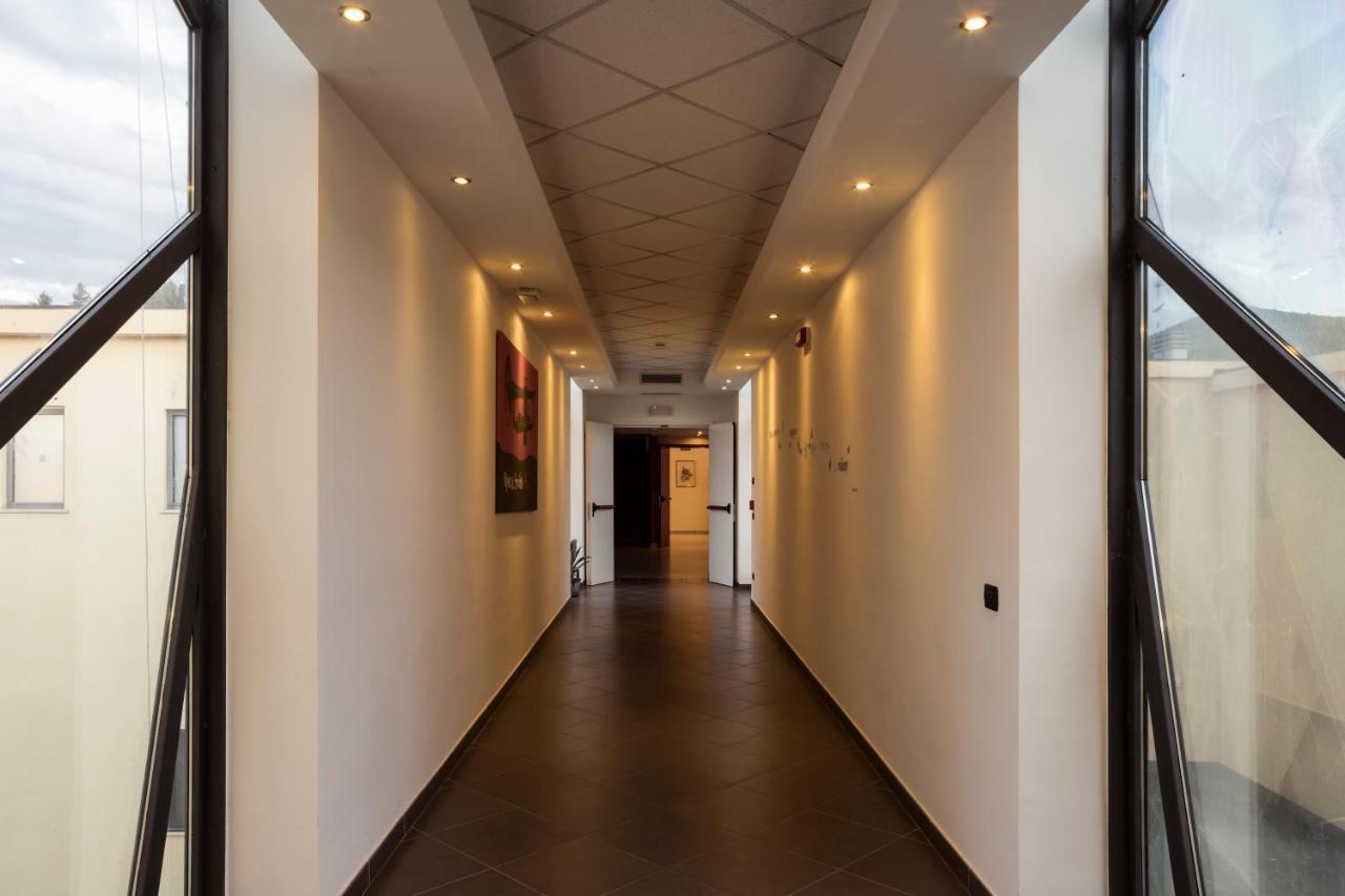Manhattan Village Hotel Sulmona Exterior photo