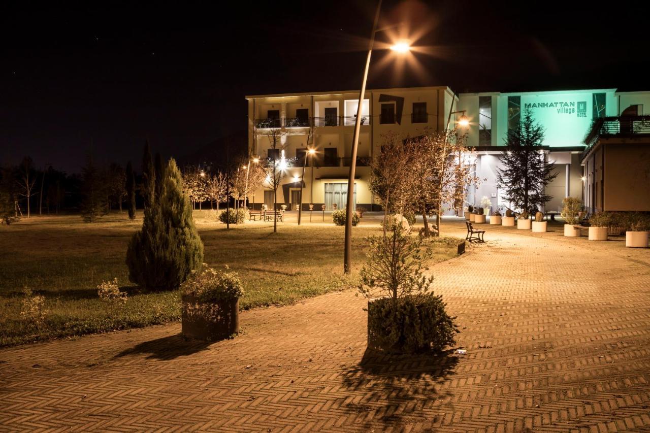 Manhattan Village Hotel Sulmona Exterior photo